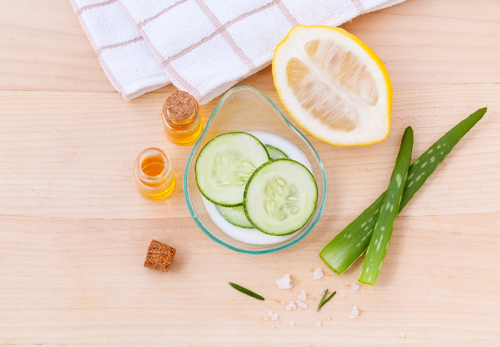 6 Homemade Facial Masks For Acne,Dry Skin & Oily Skin