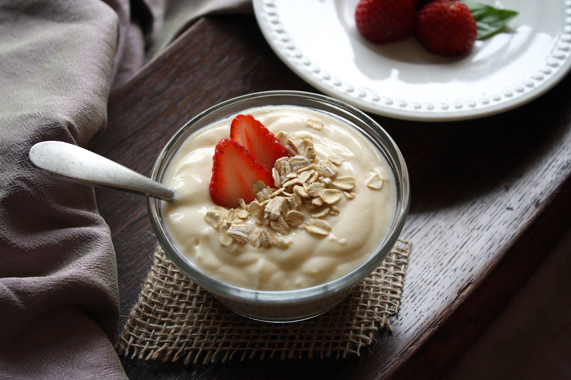 Belly Bloating - 8 Super Easy Tips To Get Rid Of Bloating