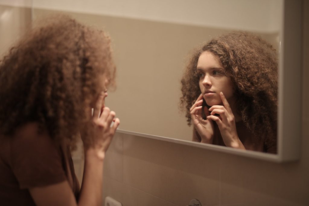 How To Get Rid Of Pimples On Lips: 12 Best Methods To Follow