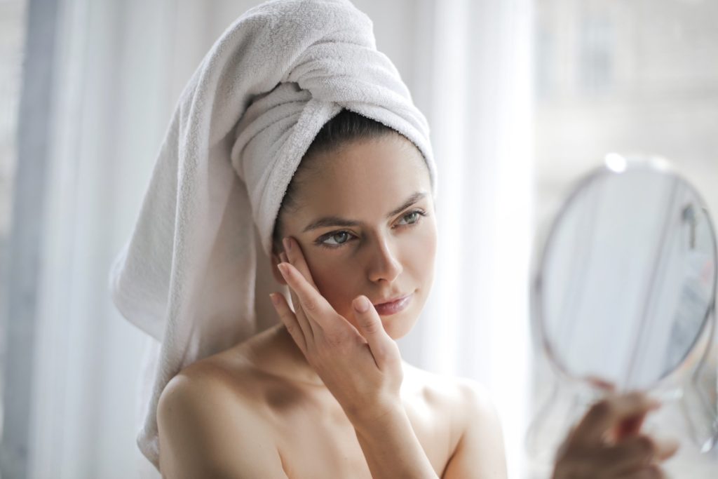 How To Get Rid Of Pimples On Lips: 12 Best Methods To Follow